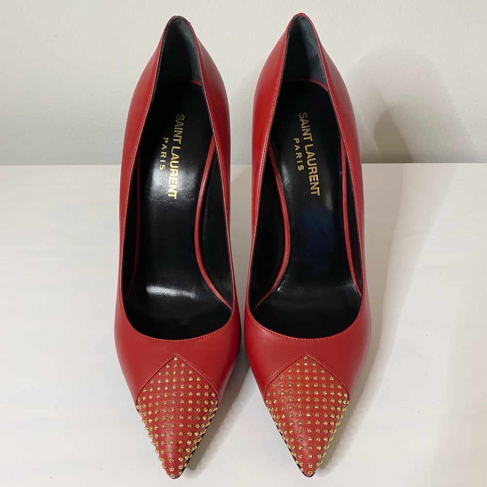 Saint Laurent Seta Calf microstuds Pump.